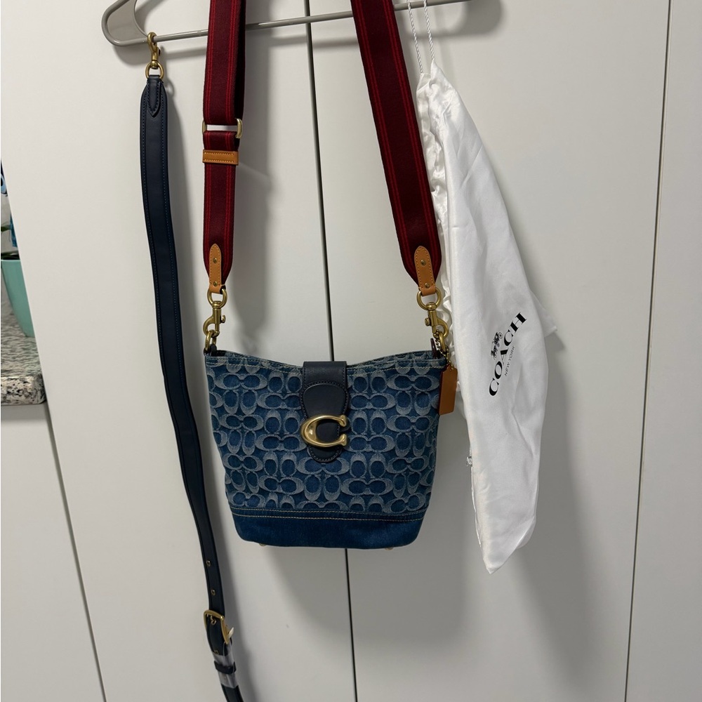 Authentic. Coach Tali bucket bag in Denim and Leather - Picture 4 of 13
